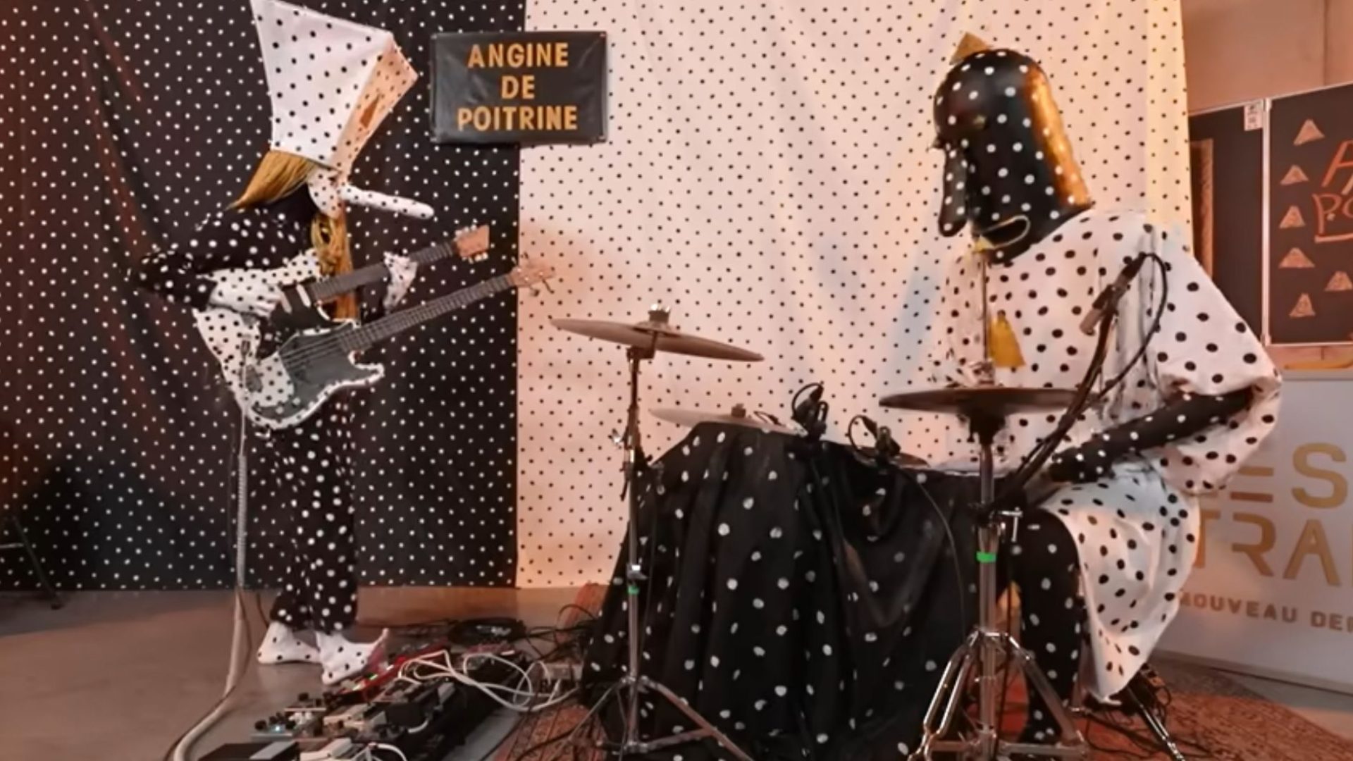 Angine de Poitrine duo viral mistura rock e jazz