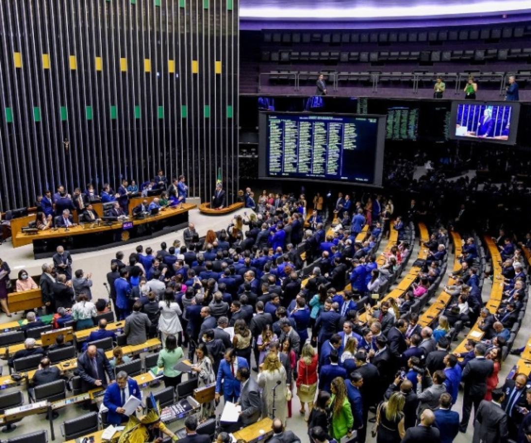 O programa ISFM News desta quarta-feira (20) abordou o caráter de urgência na votação do Projeto de Lei que visa combater a adultização...