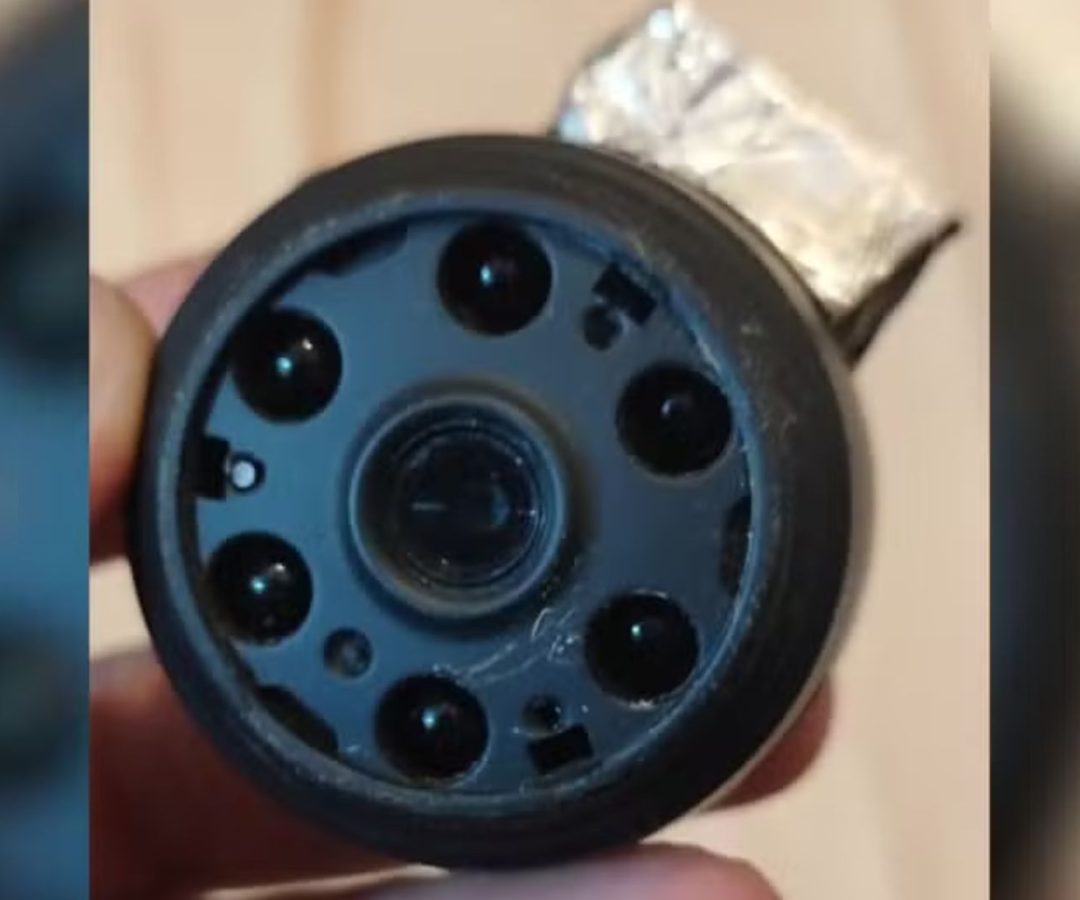 Câmera escondida em quarto é descoberta por mulher em Uberaba