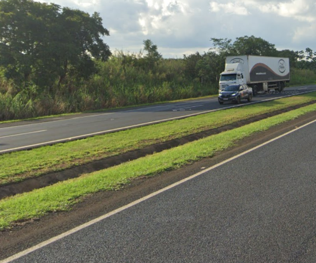Trecho da rodovia Chico Xavier, BR-050, em Uberaba. (reprodução)