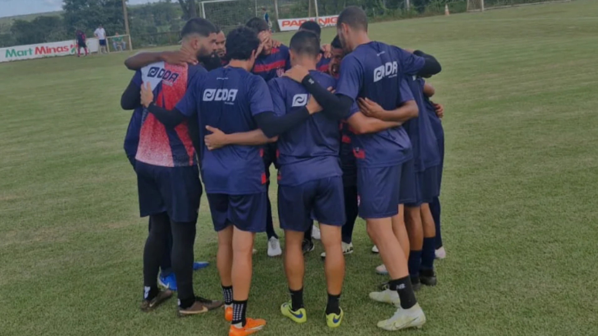 Equipe instantes antes do jogo treino (foto: divulgação)