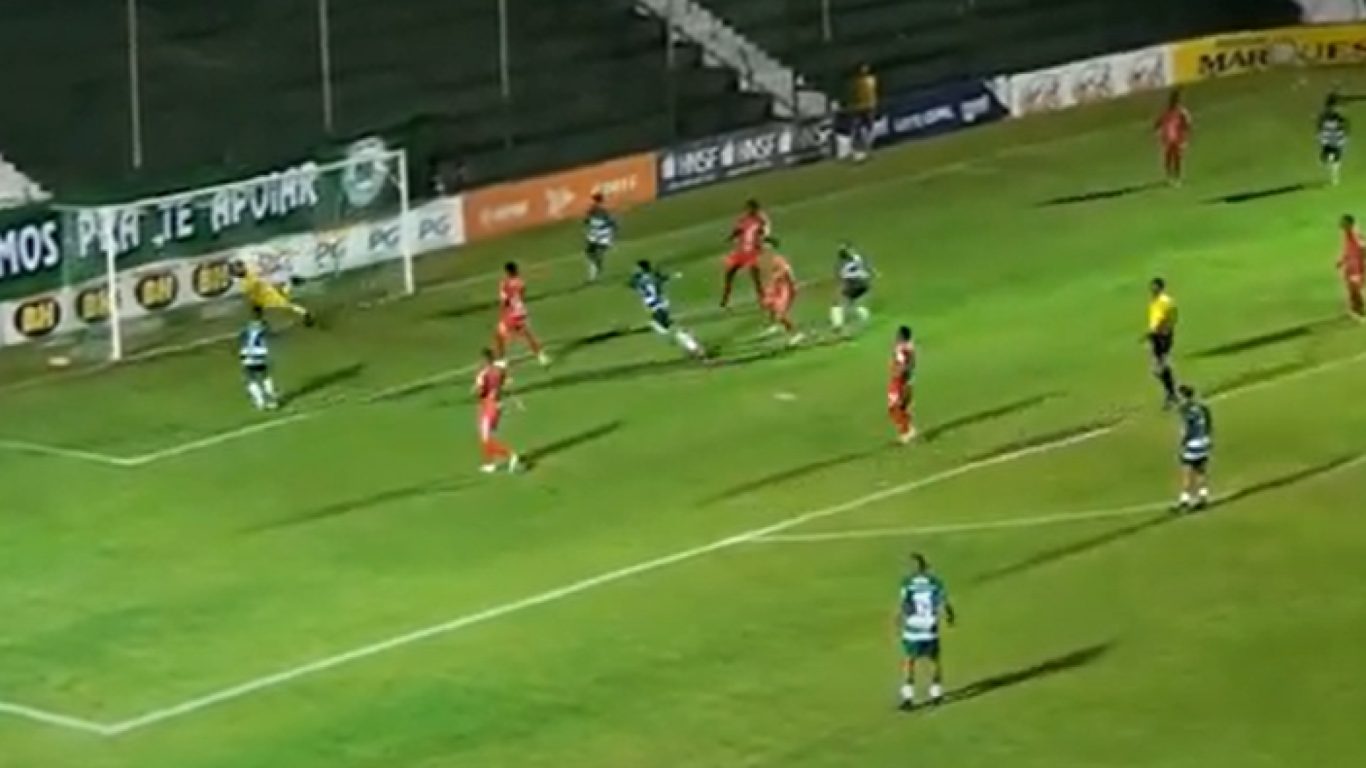 Segundo gol da partida com o zagueiro e capitão Davy Einstein do Mamoré. (reprodução/FMF)