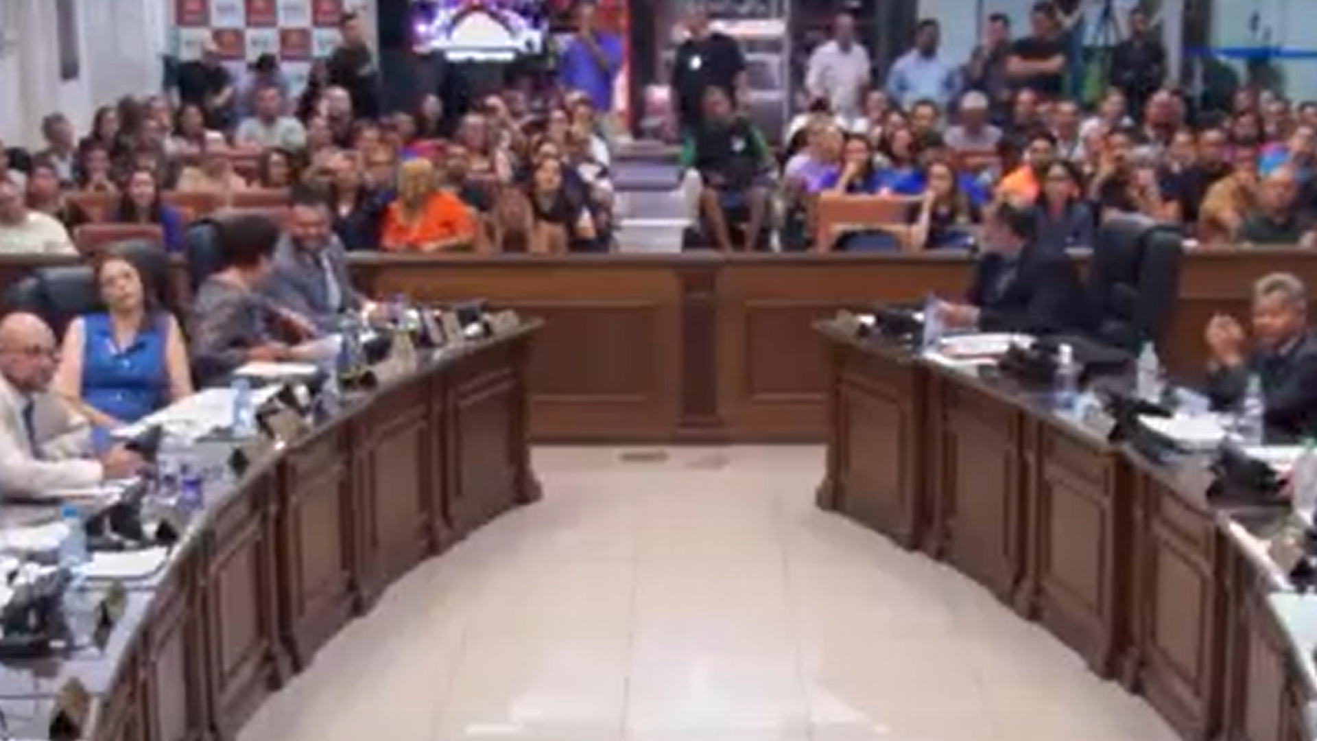 Câmara de Uberaba aprova PPA 2026-2029 e LDO 2026 em meio a críticas