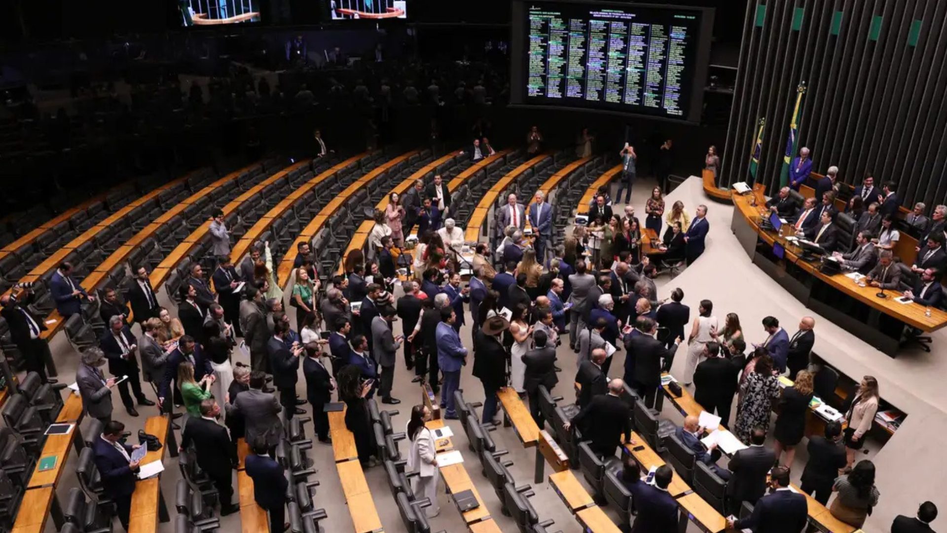 Congresso derruba veto ao PL da Dosimetria e muda penas