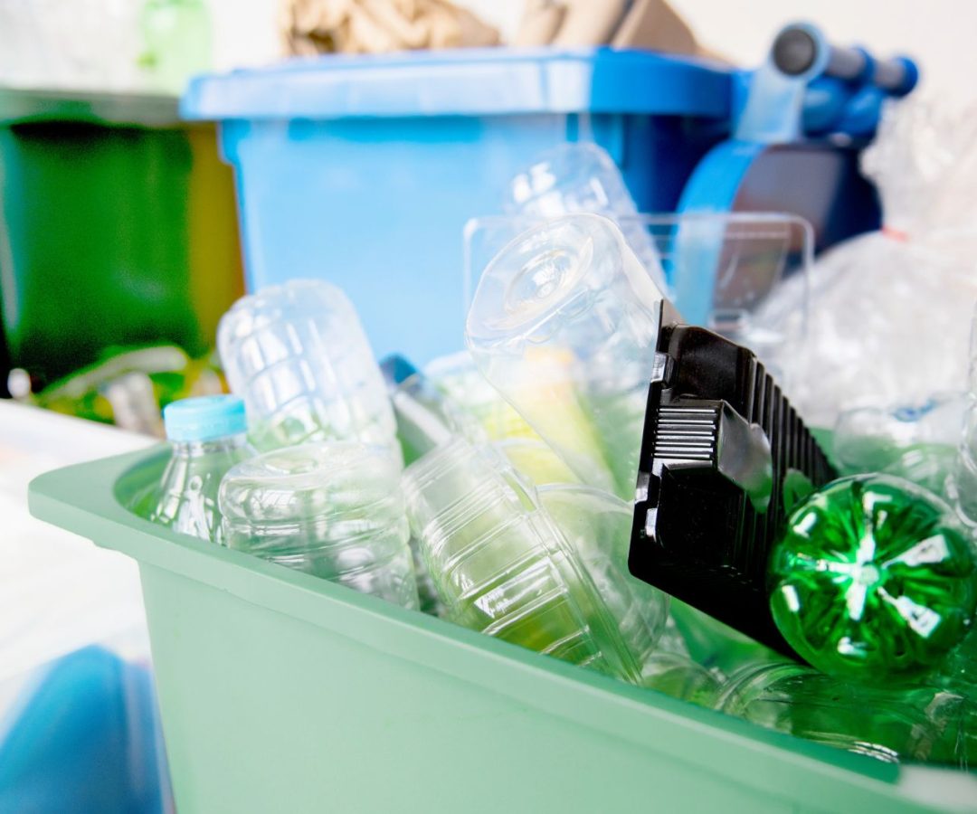 Cubatão inaugura espaço que troca recicláveis por produtos e serviços