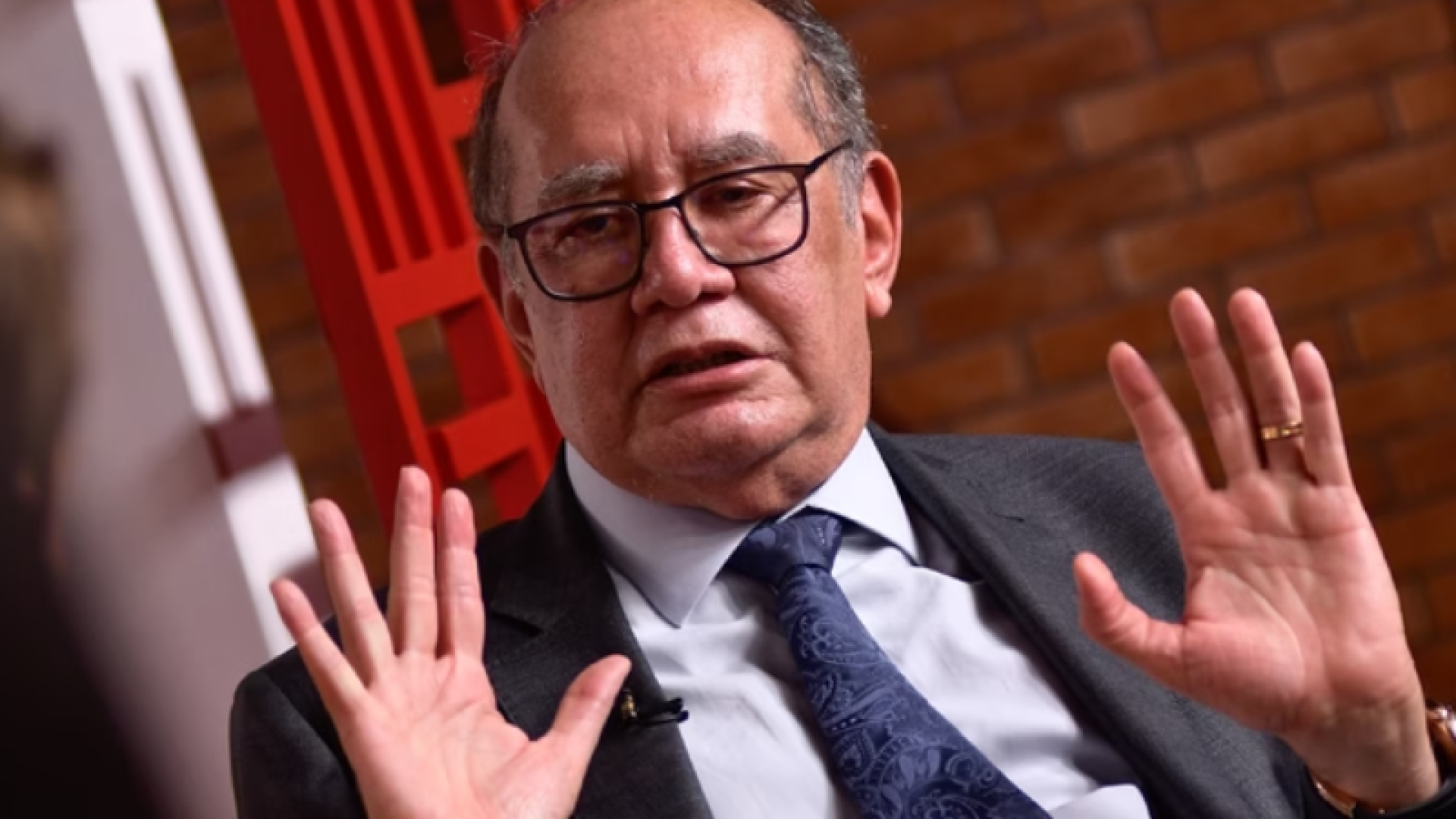 STF freia ações contra "pejotização" e trava TRT