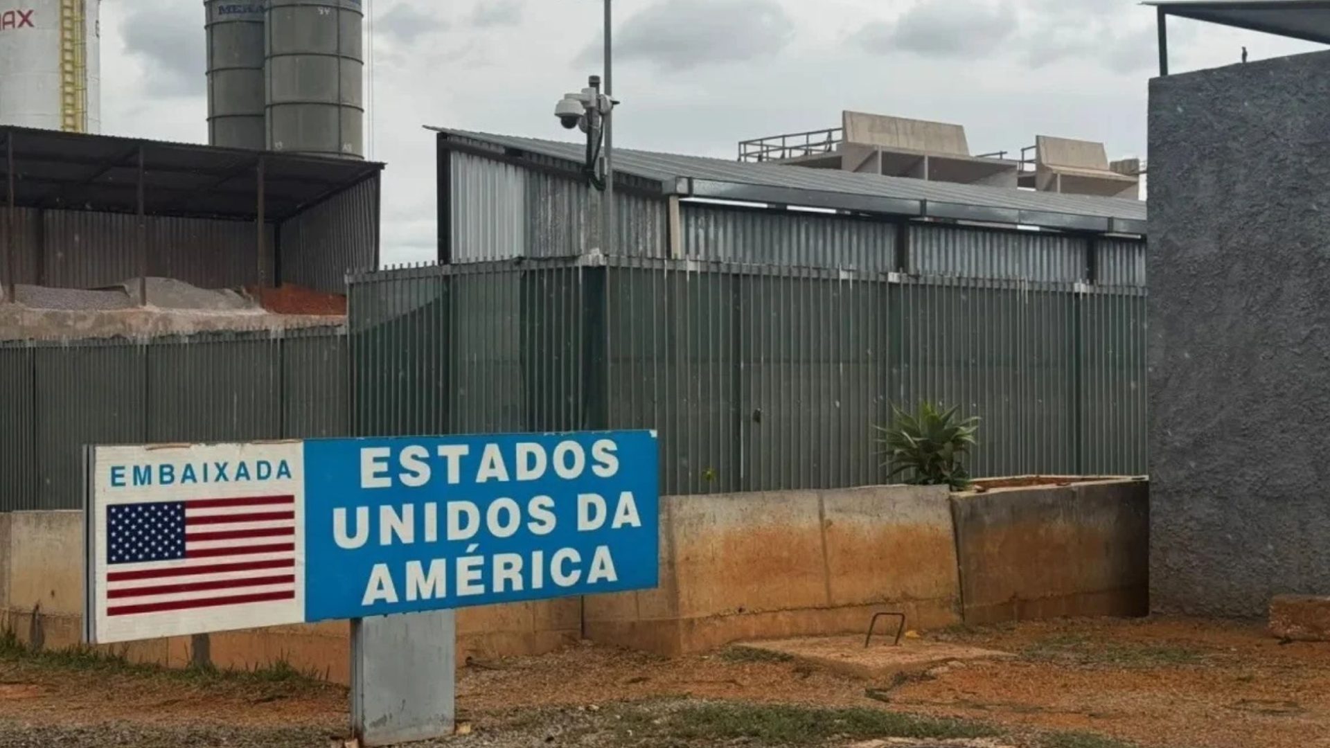 EUA reabrem embaixada no Brasil