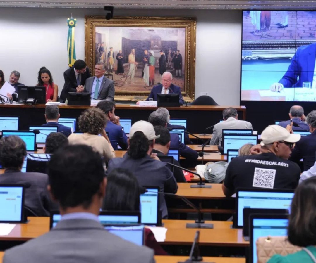 Escala 6x1 análise de PEC é adiada na Câmara