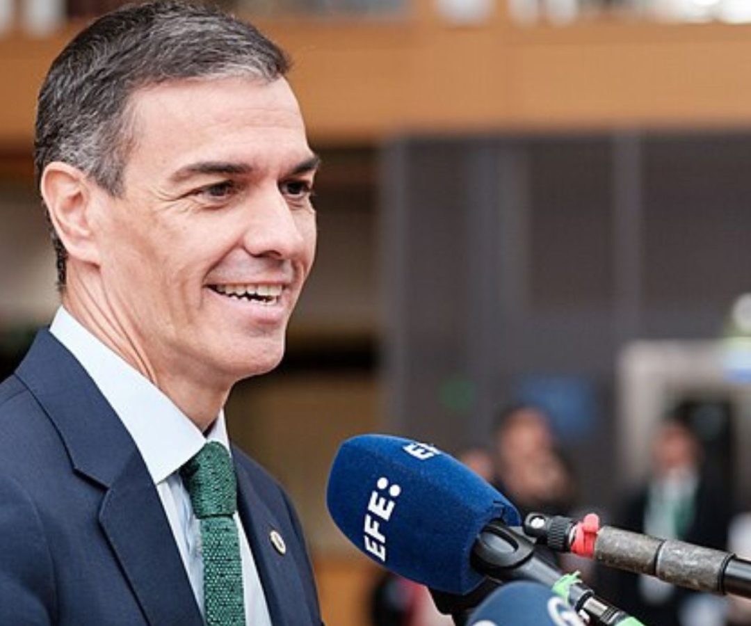 Espanha vai regularizar quase 500 mil imigrantes sem documentos
