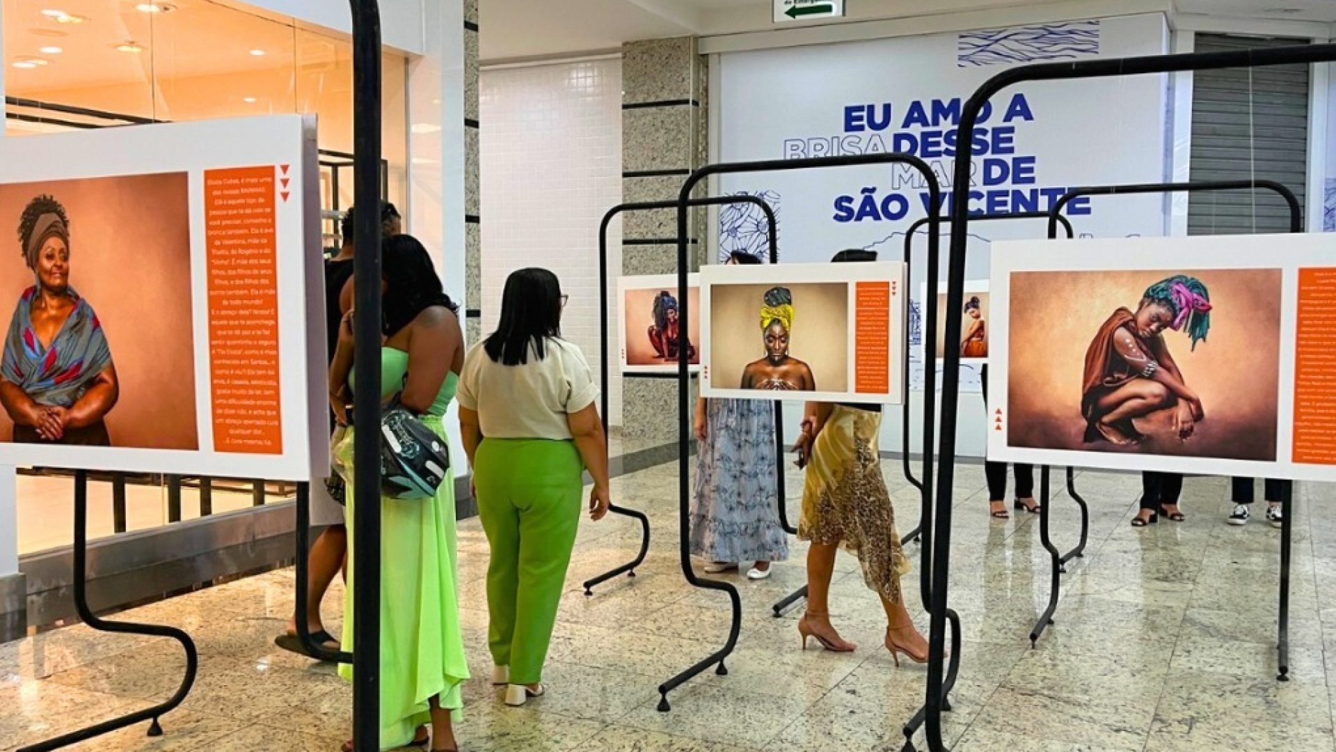 Agenda Cultural de São Vicente tem Exposição Rainhas Africanas reflete sobre ancestralidade e valorização da mulher negra.