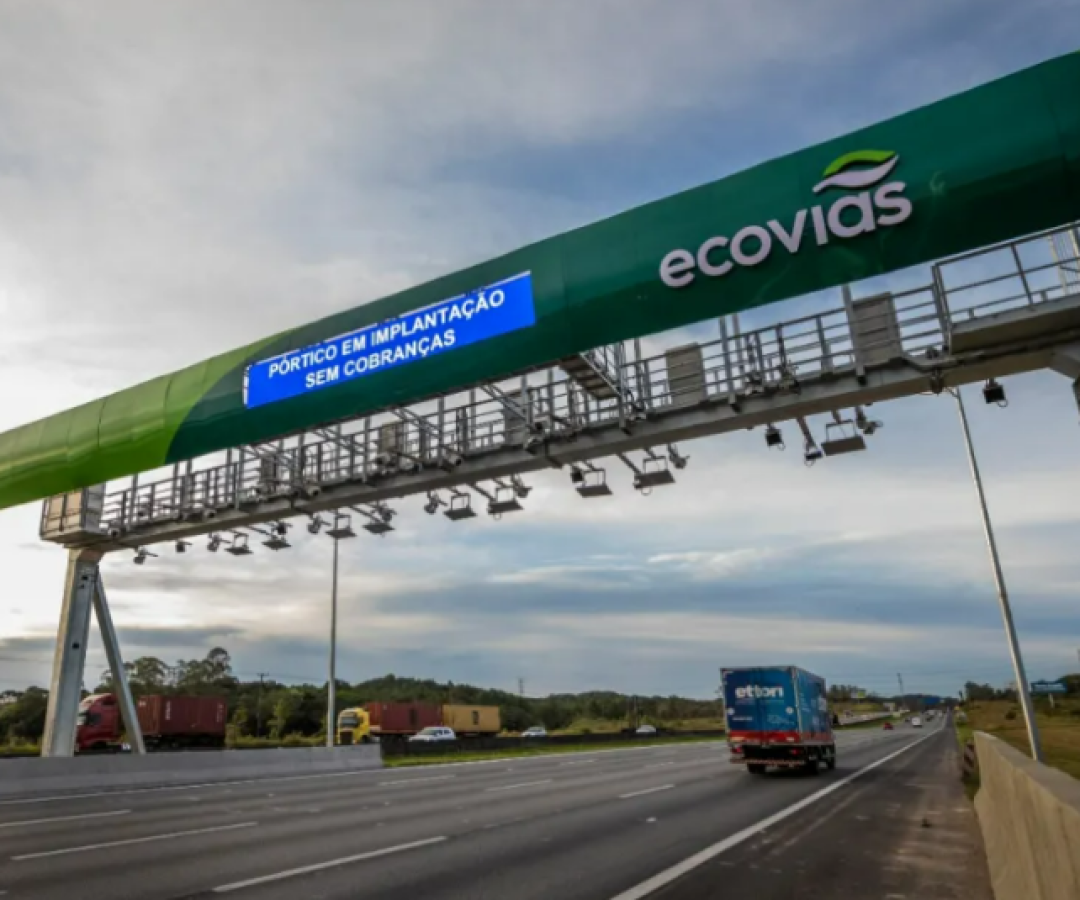 Cobrança do free flow na Anchieta-Imigrantes é adiada após mudança em pórtico