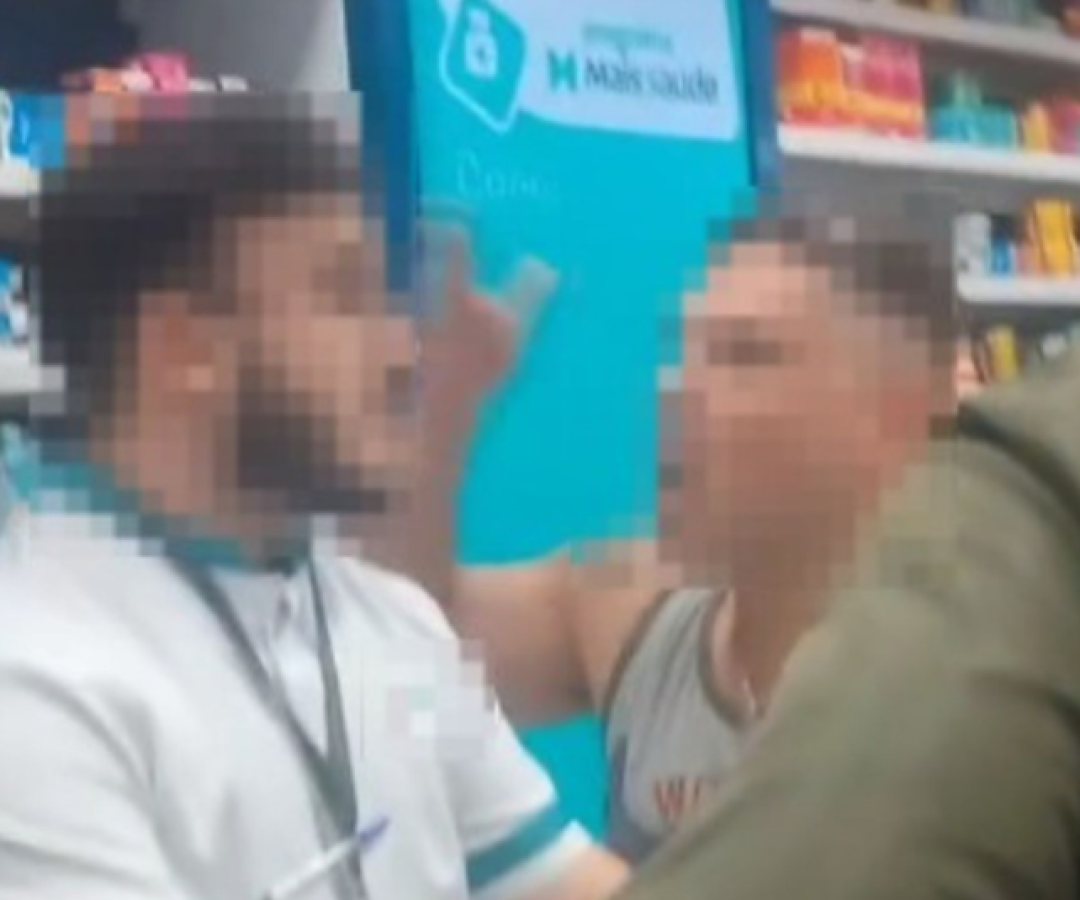 Praia Grande: homem discute com atendente de farmácia após demora no atendimento