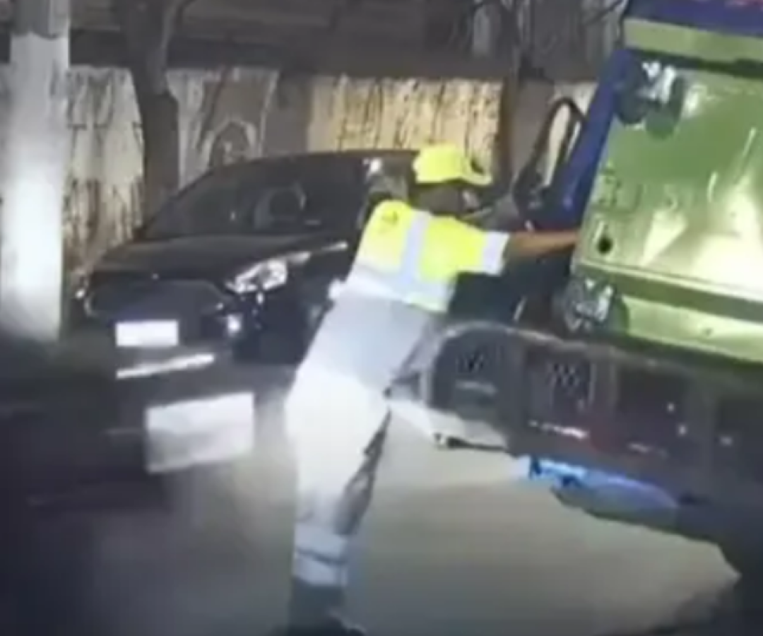 Coletor de lixo morre atropelado durante o trabalho; motorista embriagado é preso em São Paulo