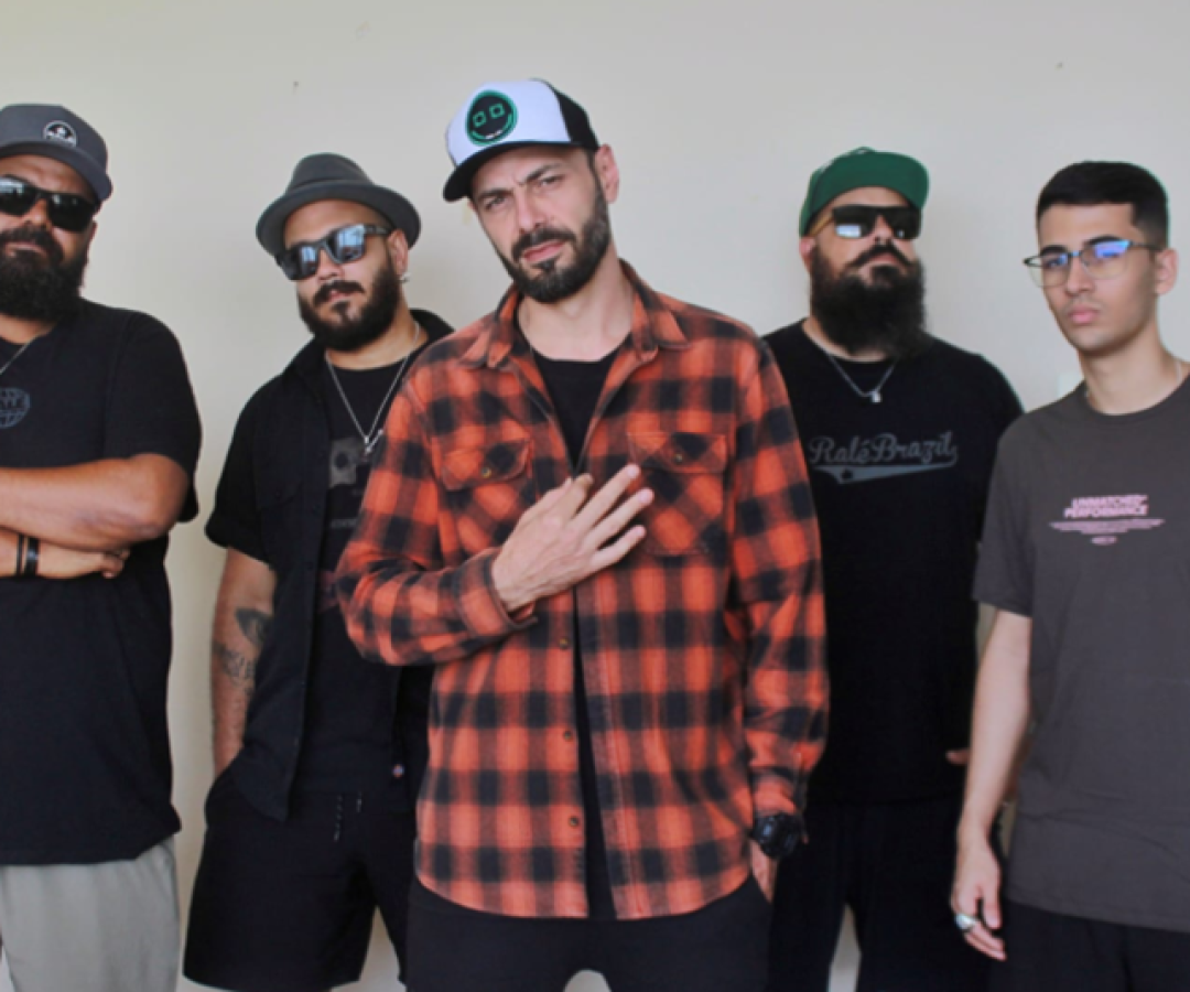 Banda SKASU se apresenta no Brisamar Shopping com show gratuito neste domingo em São Vicente