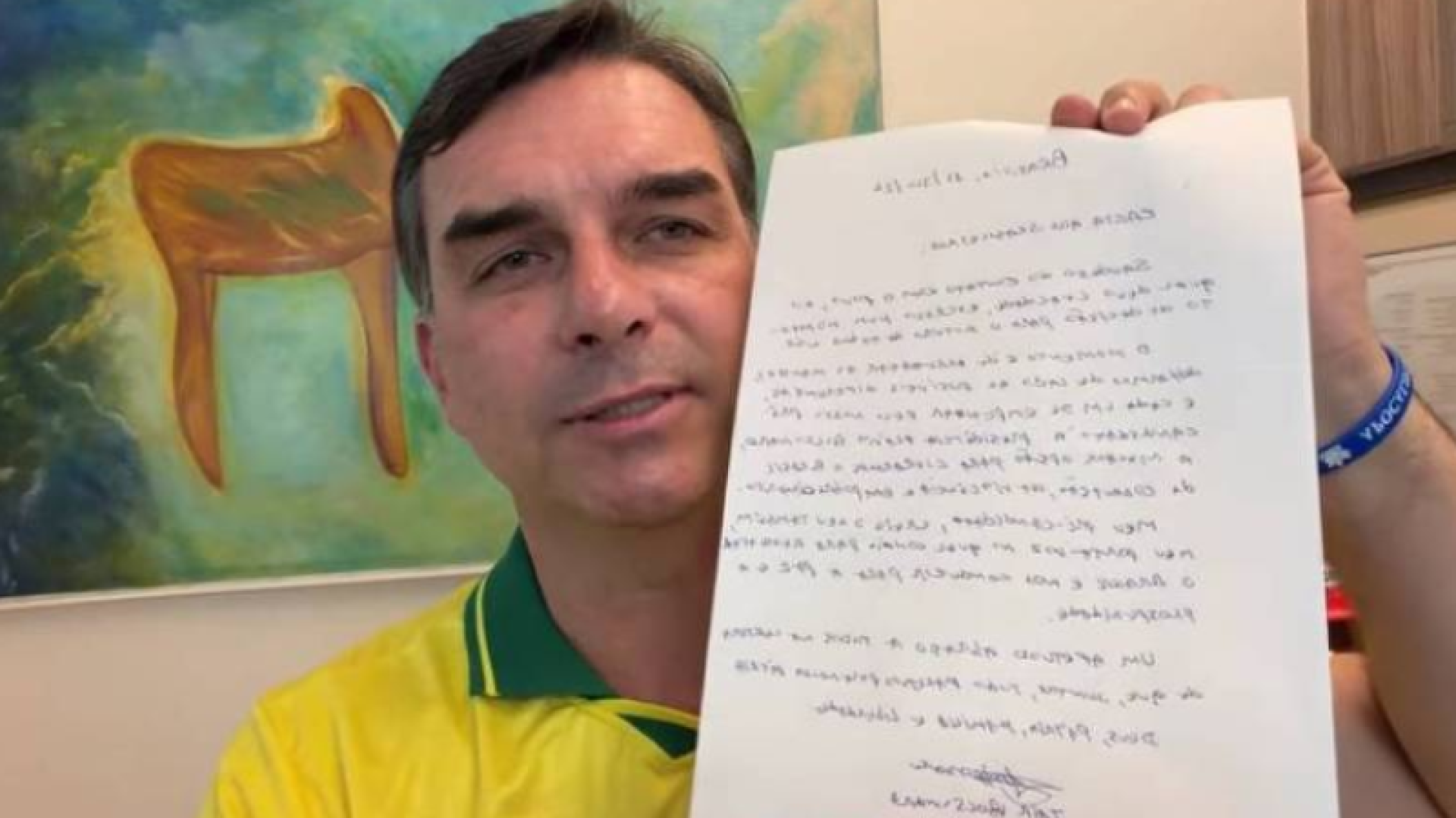 Ministro do STF proíbe Flávio Bolsonaro de visitar Jair Bolsonaro por 90 dias; entenda o motivo