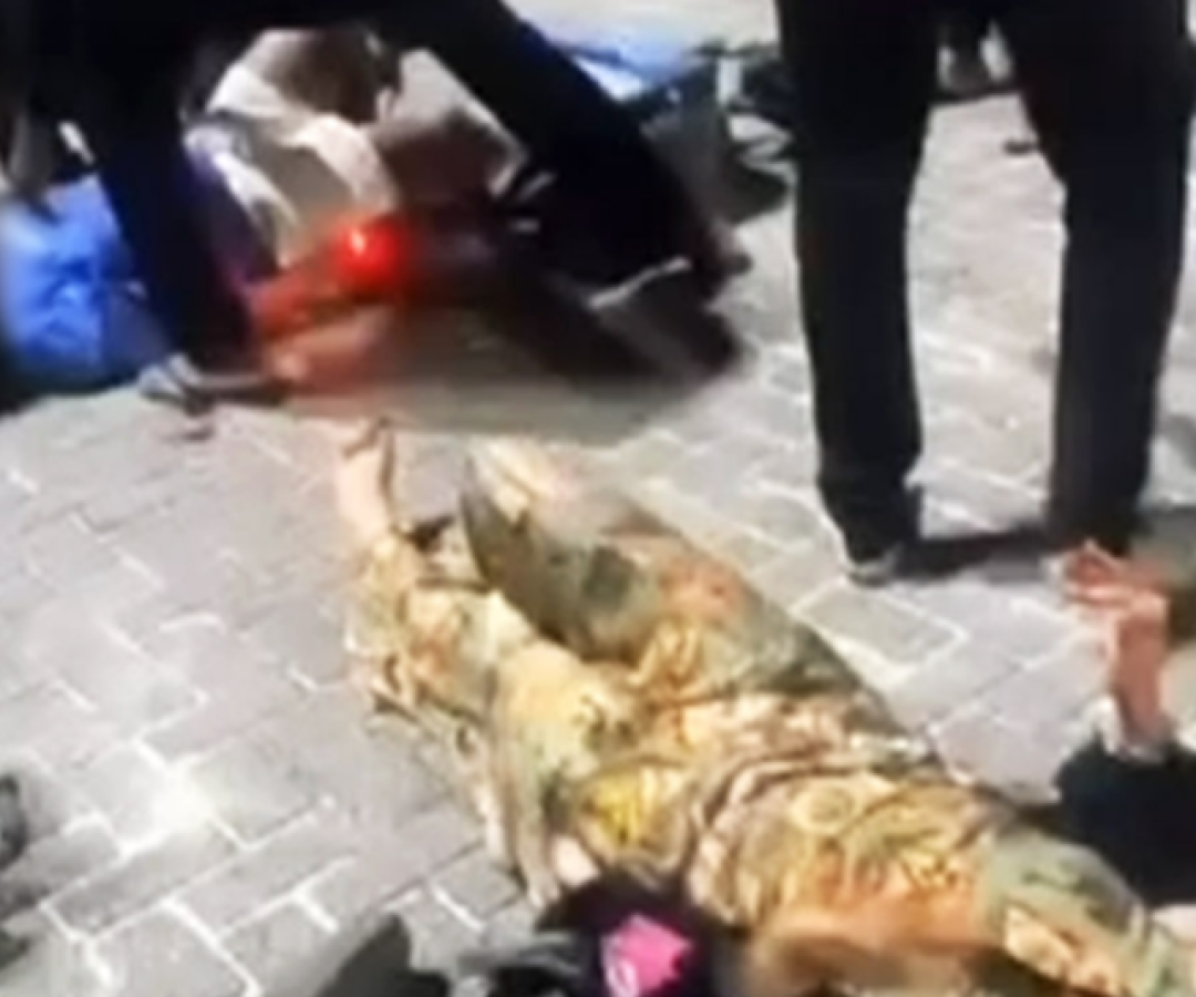 Motorista atropela duas mulheres em patinete em Guarujá e foge sem prestar socorro