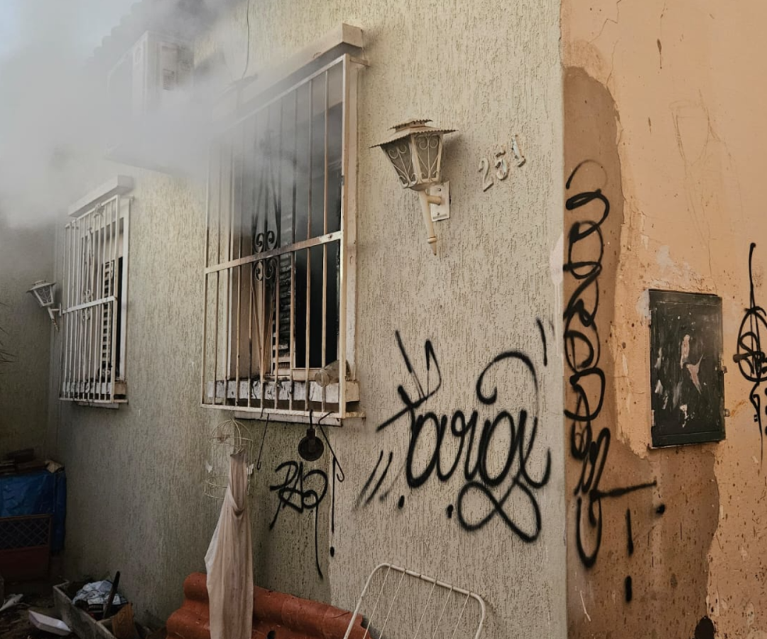 Fiação antiga provoca incêndio em Uberaba