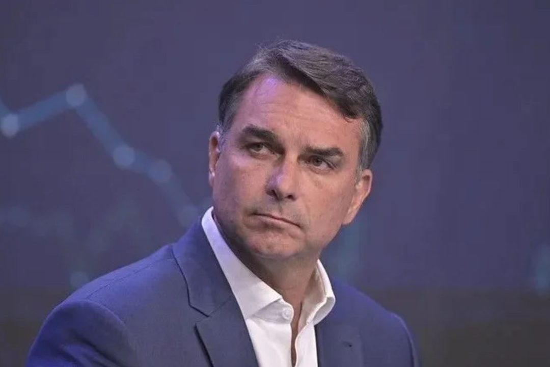 Flávio Bolsonaro está a caminho dos EUA