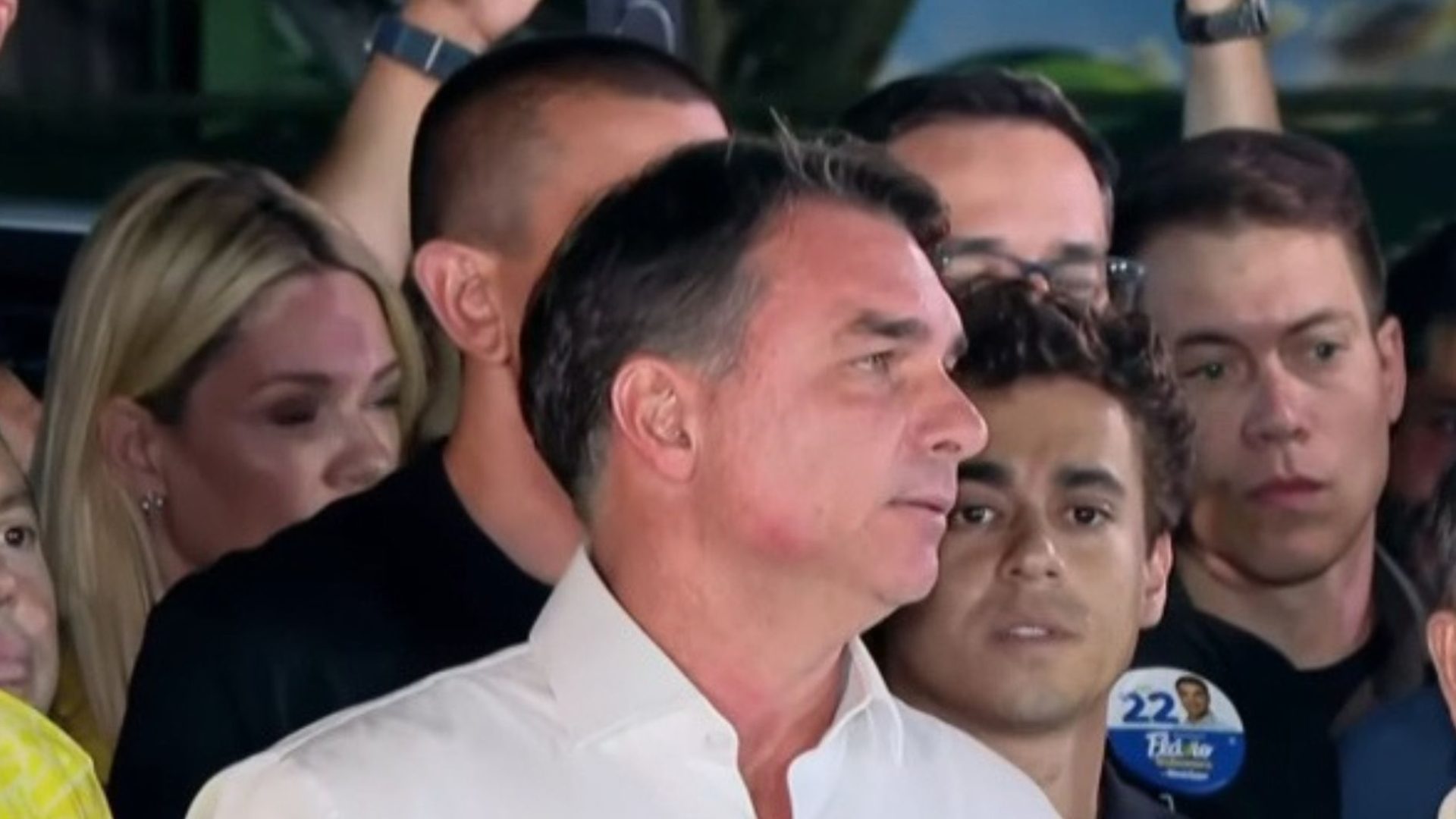 Flávio Bolsonaro pede anulação das eleições
