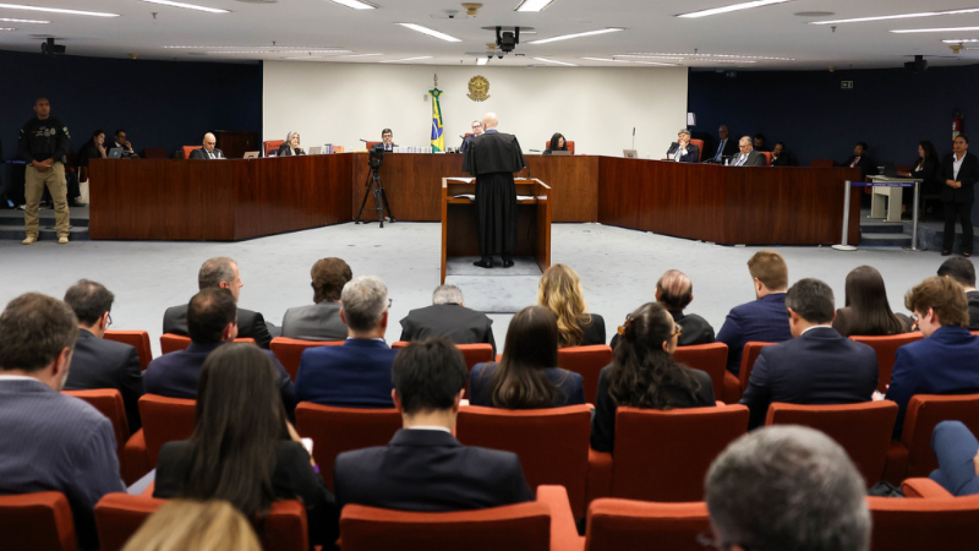 STF encerra primeiro dia do julgamento de Bolsonaro e mais sete réus