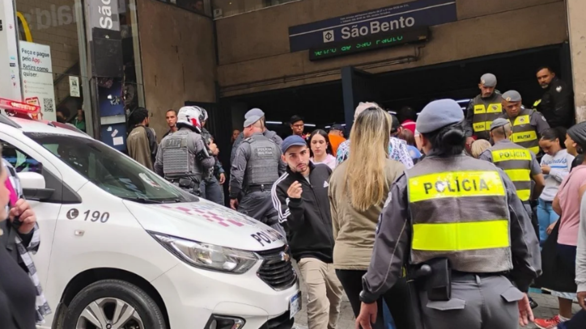 Bebê recebe alta após tiroteio no Metrô São Bento; entenda o caso