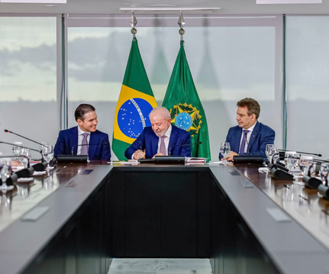 Lula sanciona lei contra facções com vetos e penas de até 40 anos