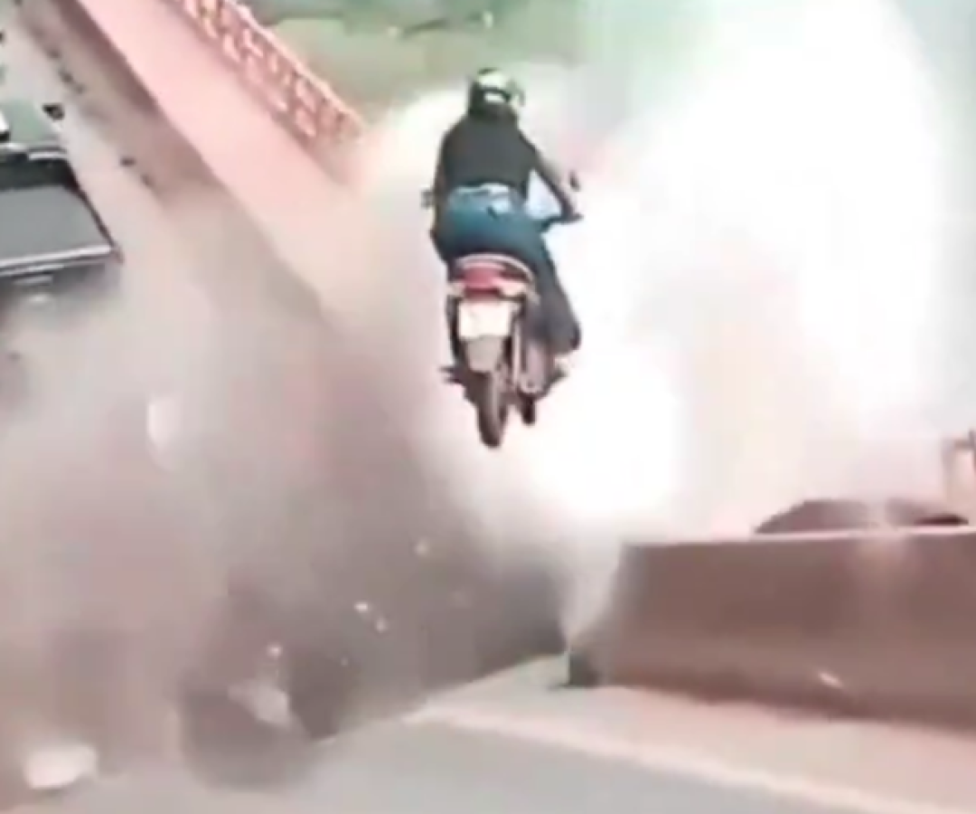 Novas imagens expõem momento exato de colapso da ponte JK entre TO e MA