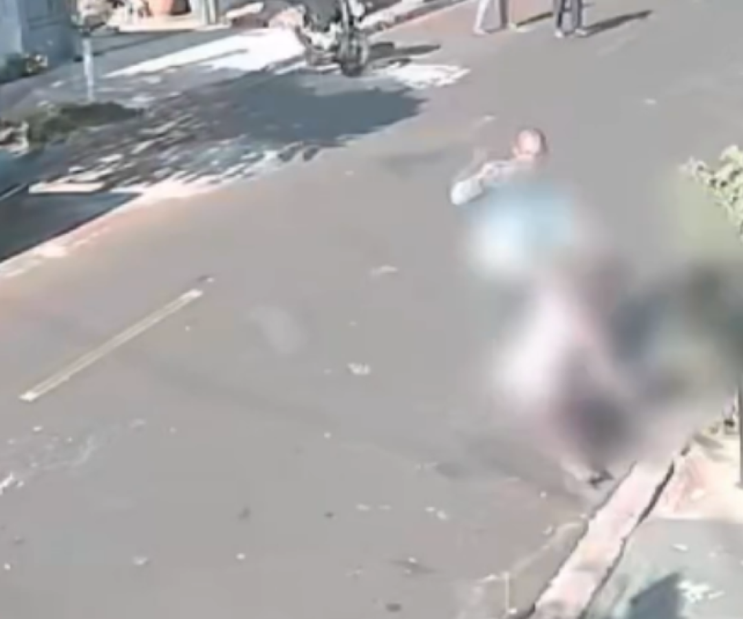Mulher é esfaqueada no meio da rua por ex-companheiro em Ribeirão Preto
