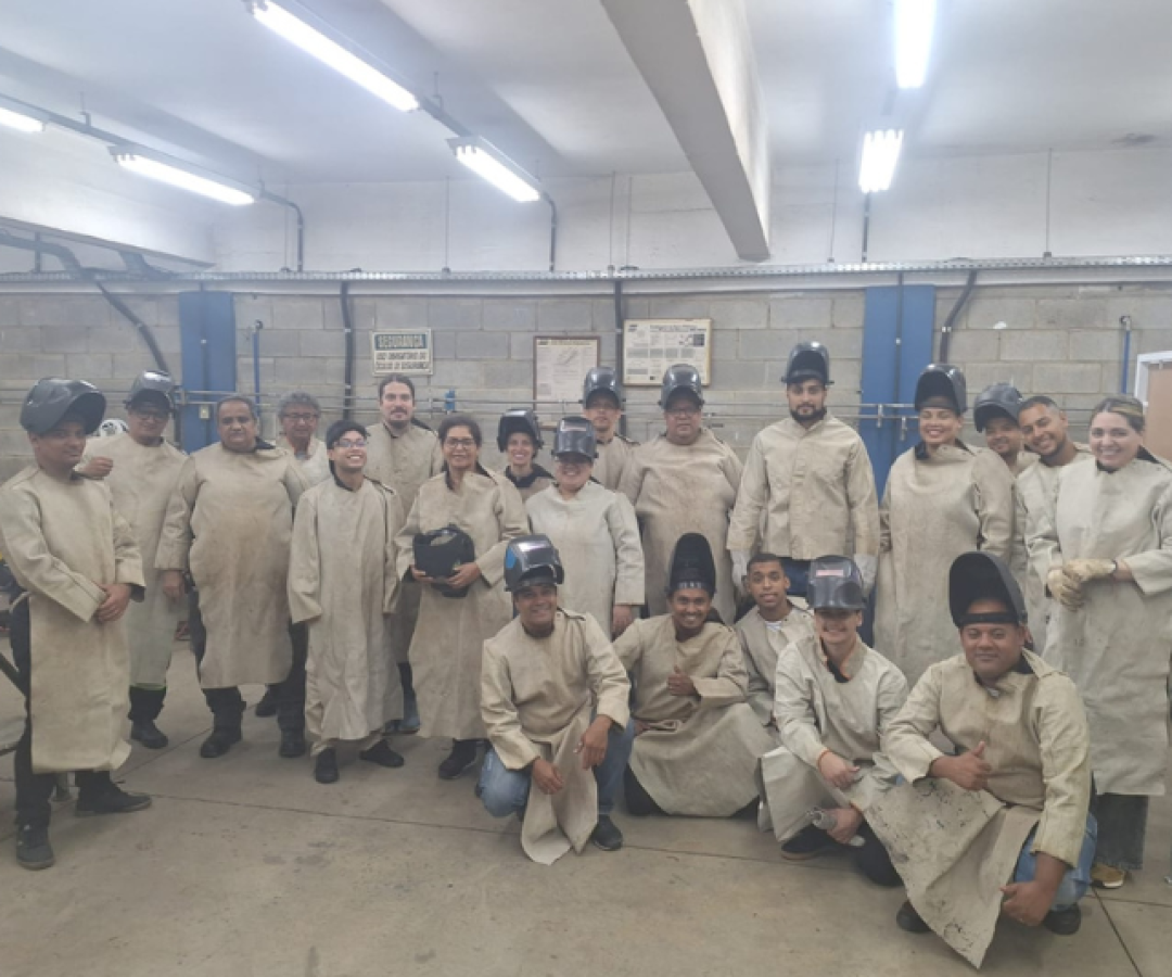 Curso inédito de Mecânica Portuária forma primeira turma em Santos