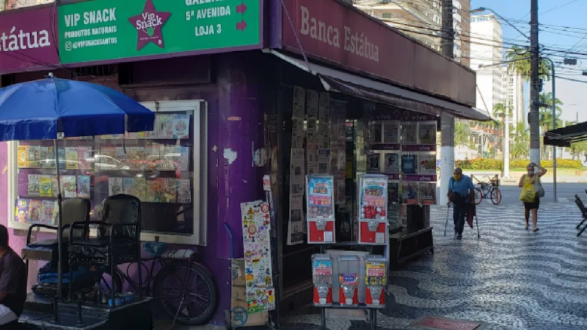 Bancas de jornais em Santos passam a vender bebidas alcoólicas, roupas e cigarros