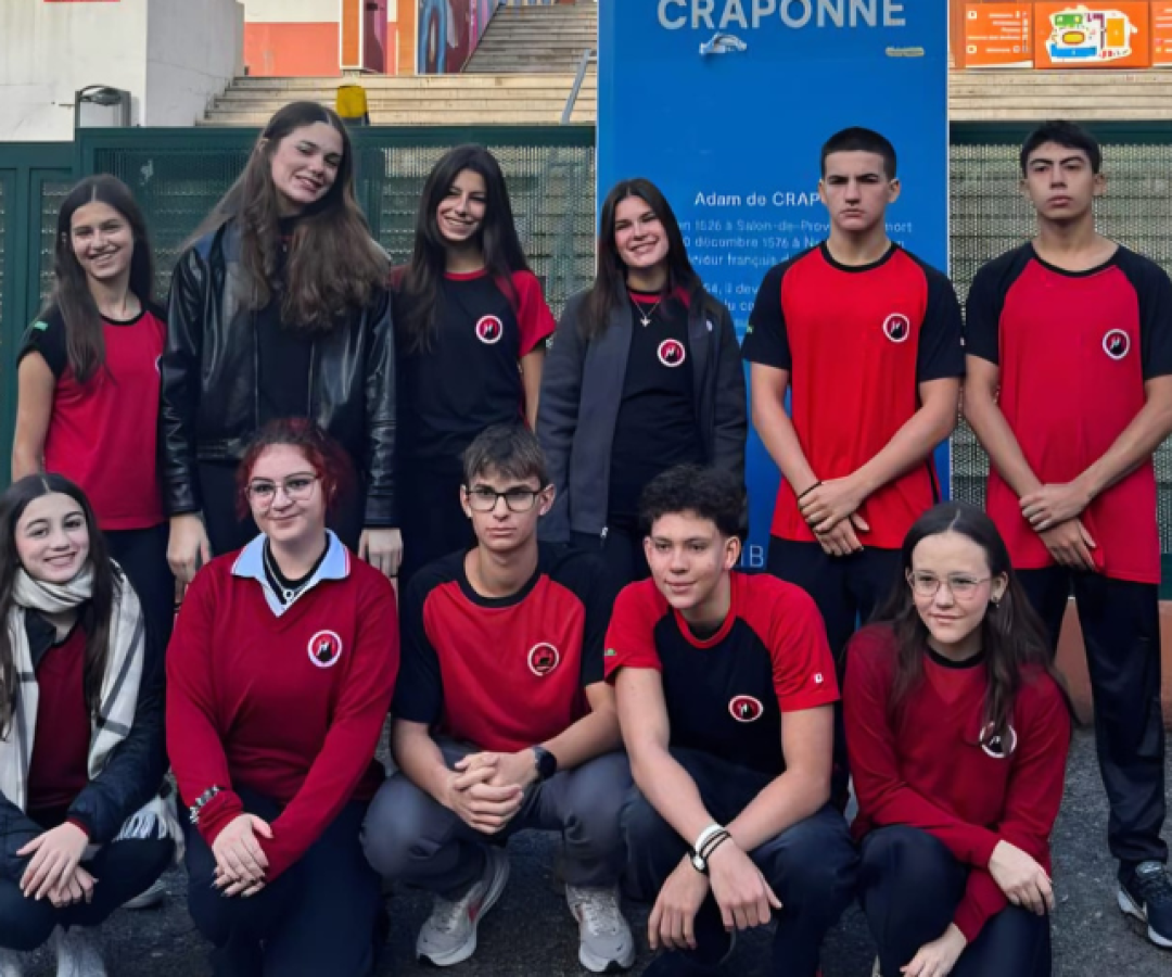Estudantes de Santos conquistam medalha internacional de matemática na França