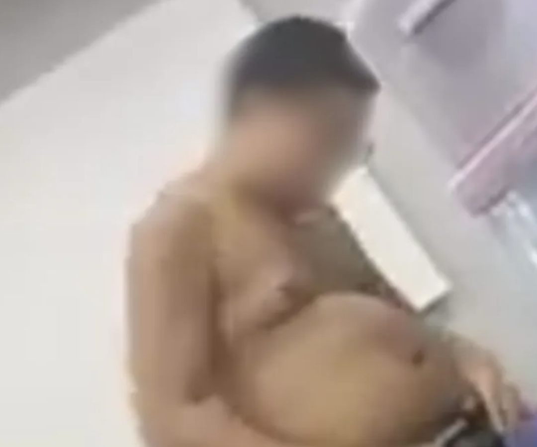 Aluno fica nu em sala de aula e mobiliza universidade no RJ