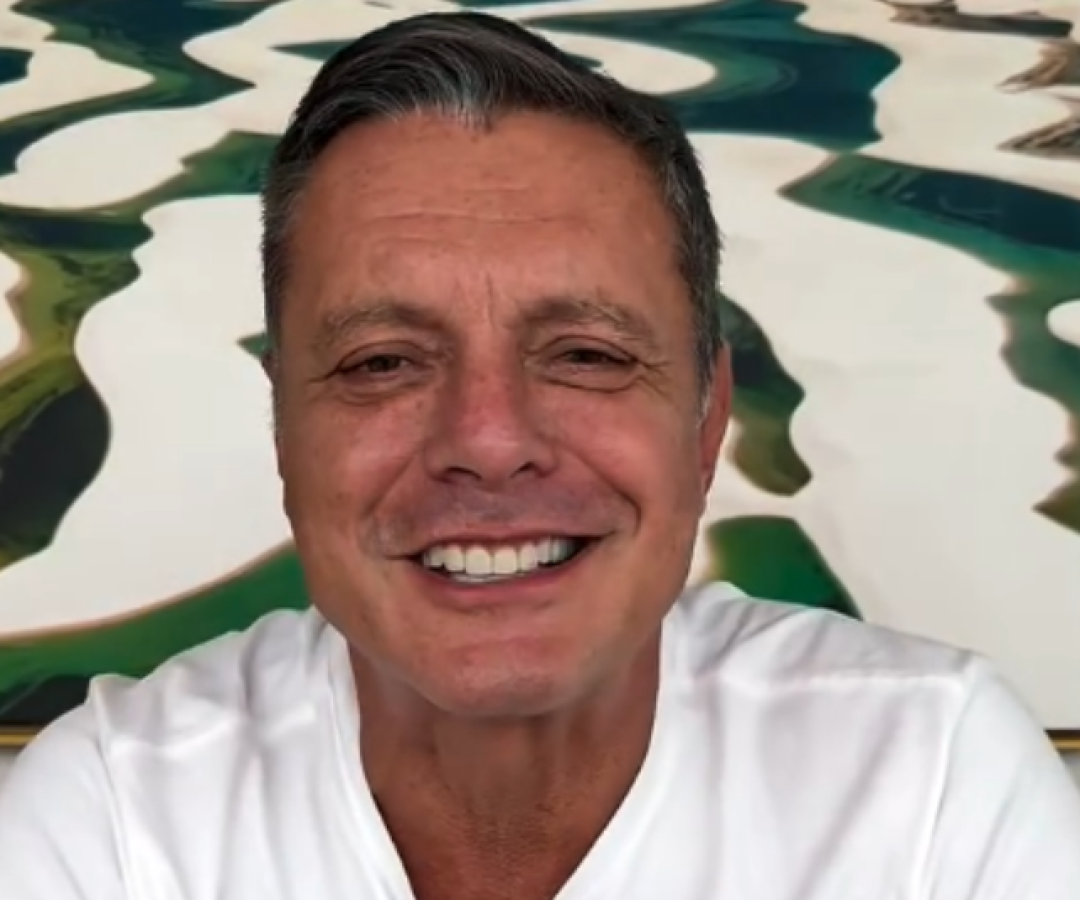Prefeito de Santos, Rogério Santos, revela câncer e afastamento temporário