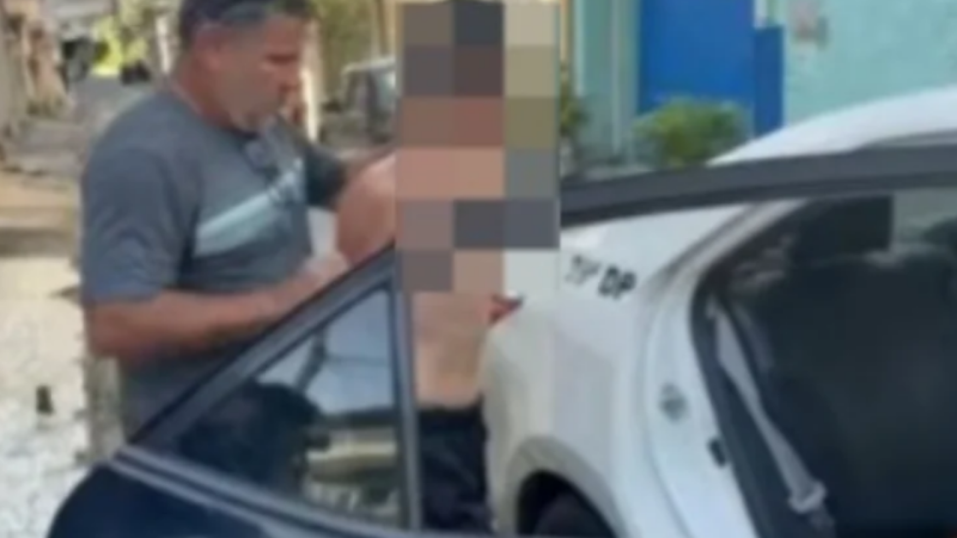 Adolescente muda visual para fugir de identificação após assaltar taxista no Rio