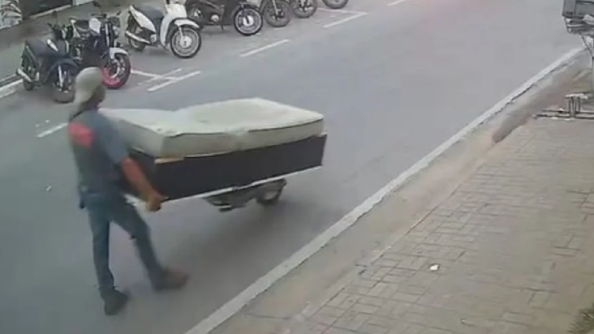 Crime no Guarujá: assassinato de aposentada envolve ciúmes e transporte do corpo em cama