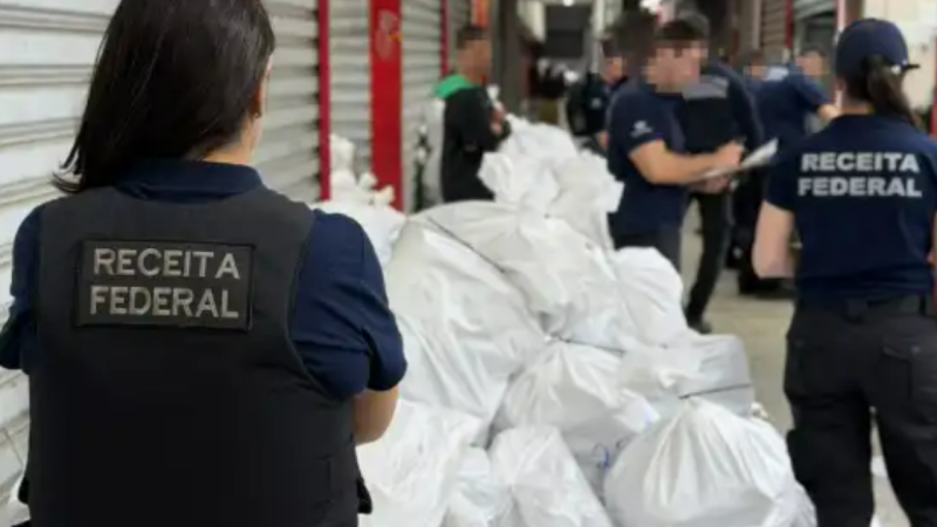 Megaoperação no Brás fiscaliza 2 mil lojas e mira R$ 300 milhões