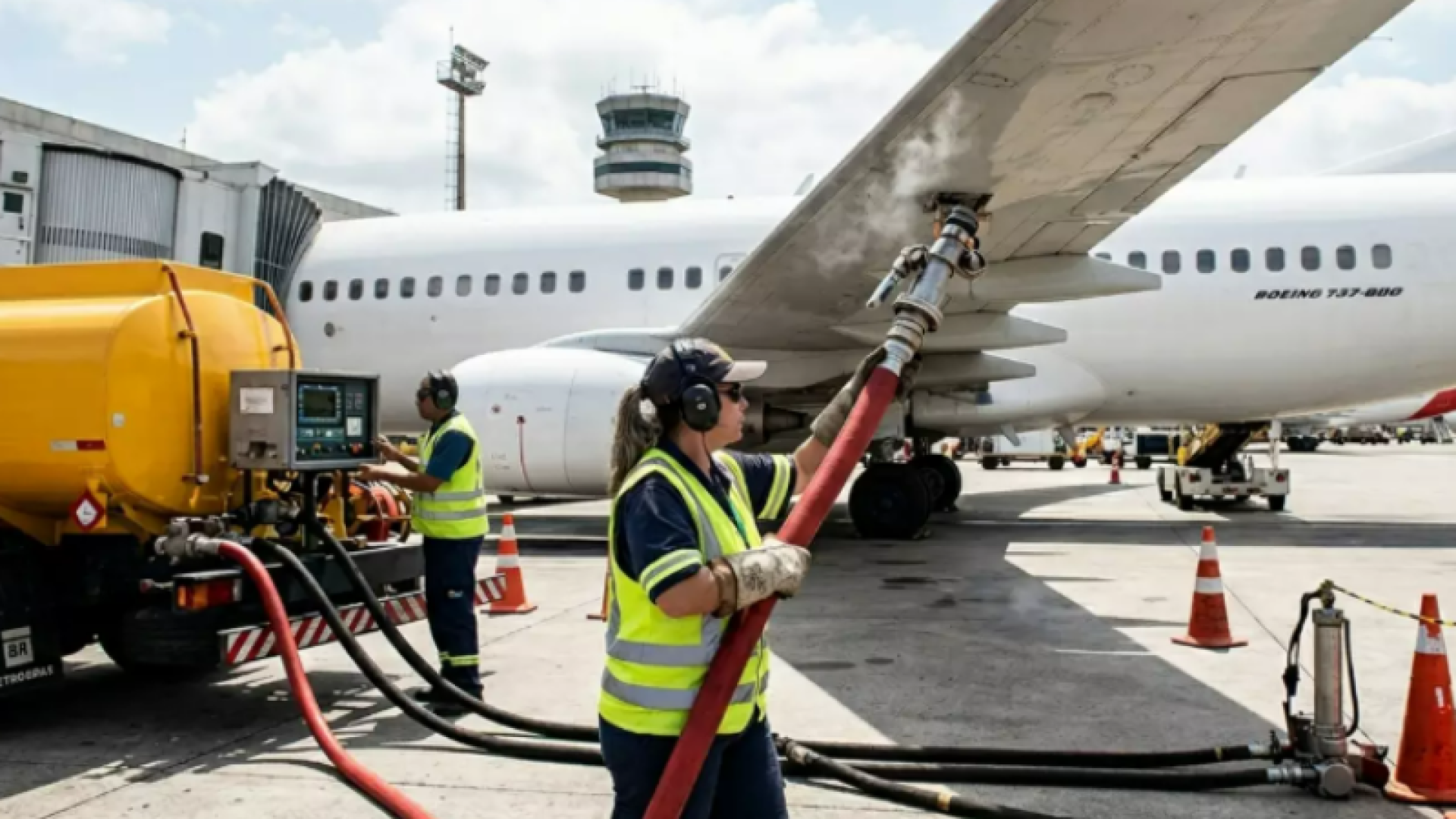 Passagens aéreas devem subir após aumento de mais de 50% no combustível