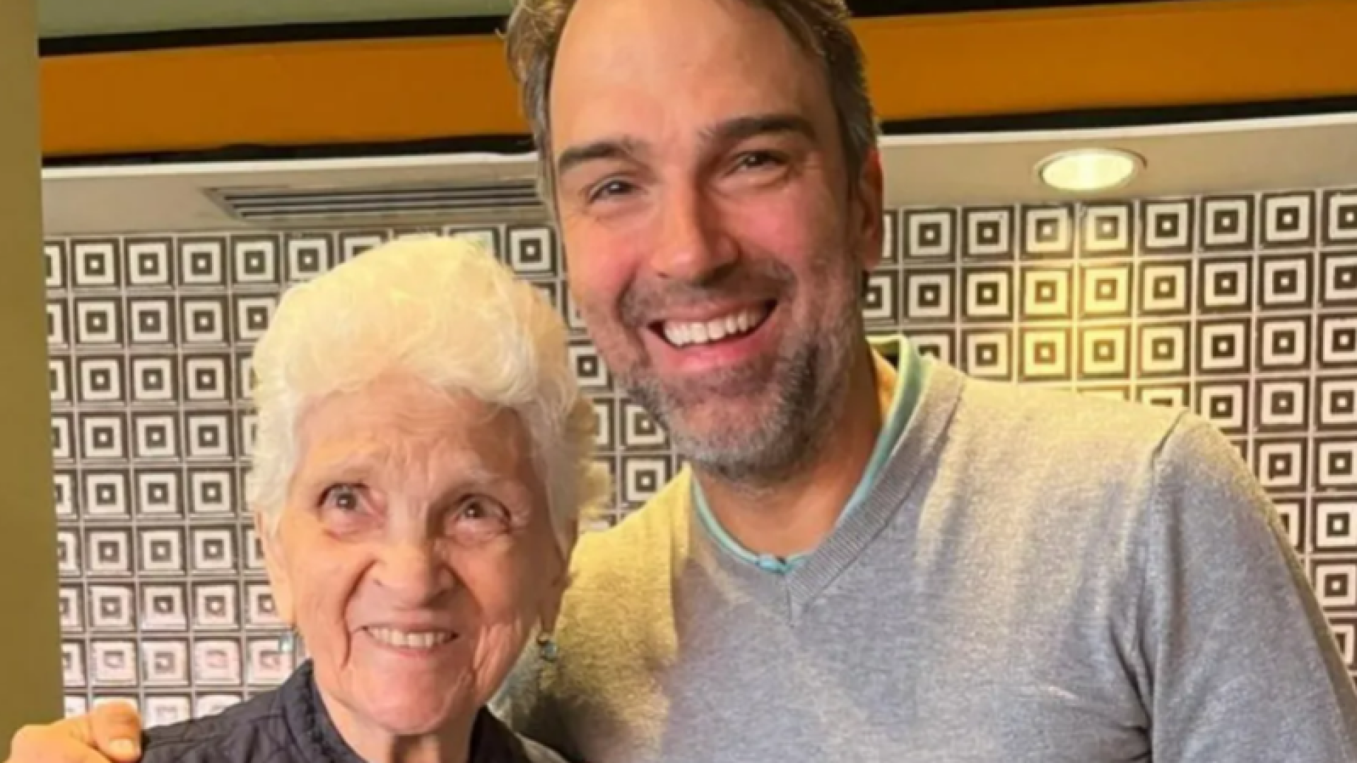 Morre Janira, mãe de Tadeu Schmidt, aos 92 anos