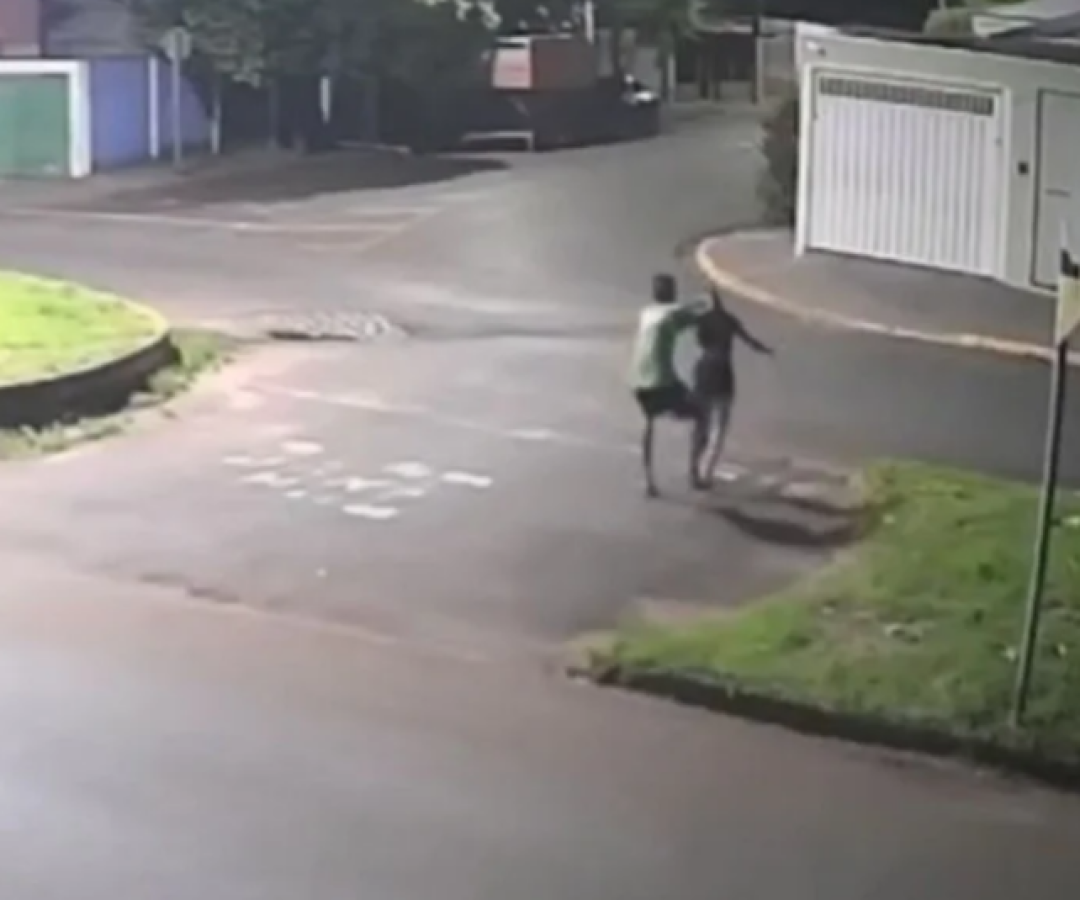 Feminicídio brutal: homem persegue e mata ex-namorada a facadas em SP