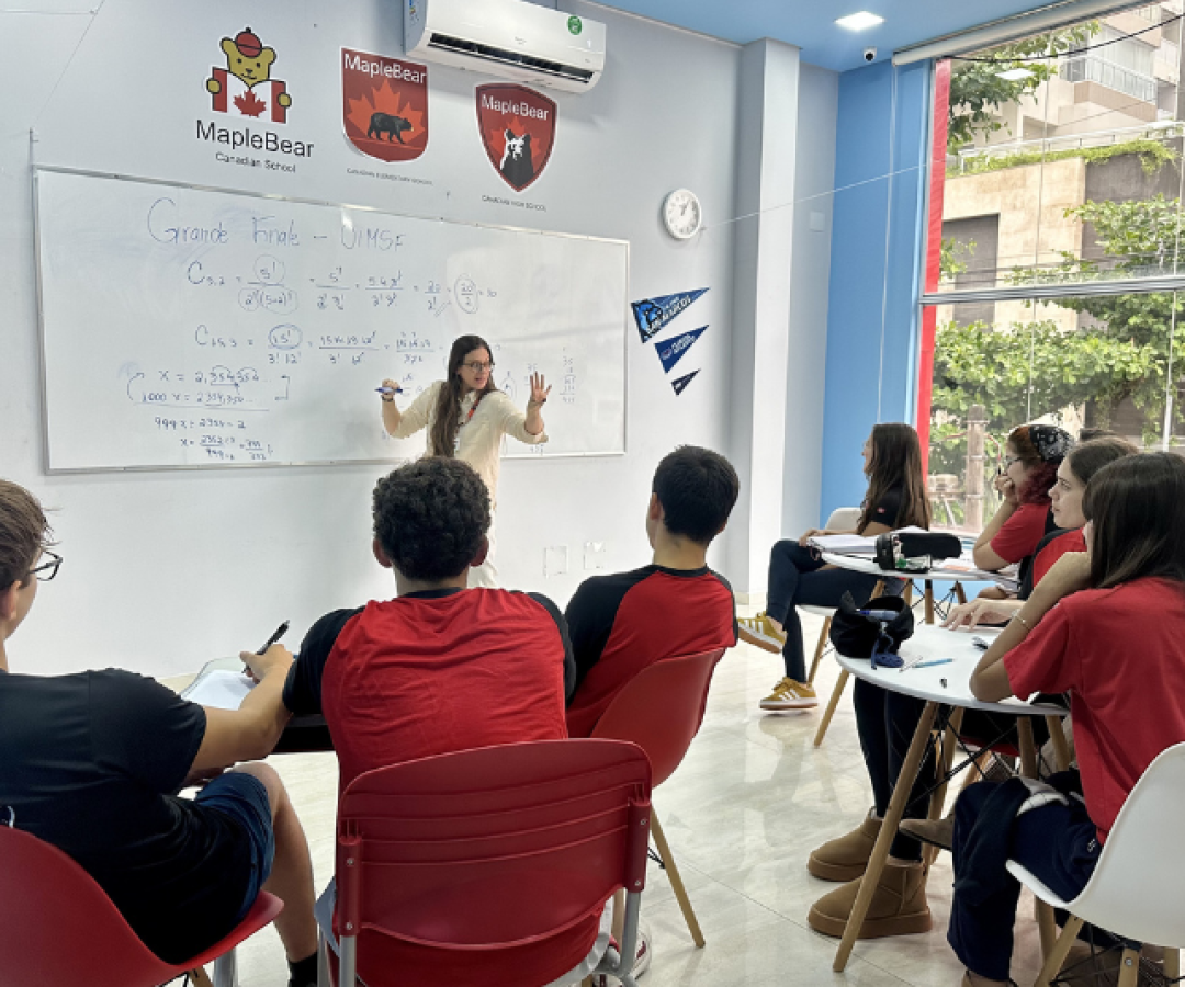 Alunos de Santos representam o Brasil em desafio mundial de matemática na França
