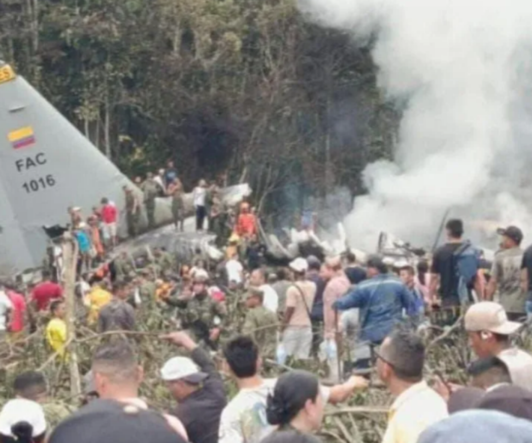 Queda de avião militar na Colômbia deixa um morto e 77 feridos