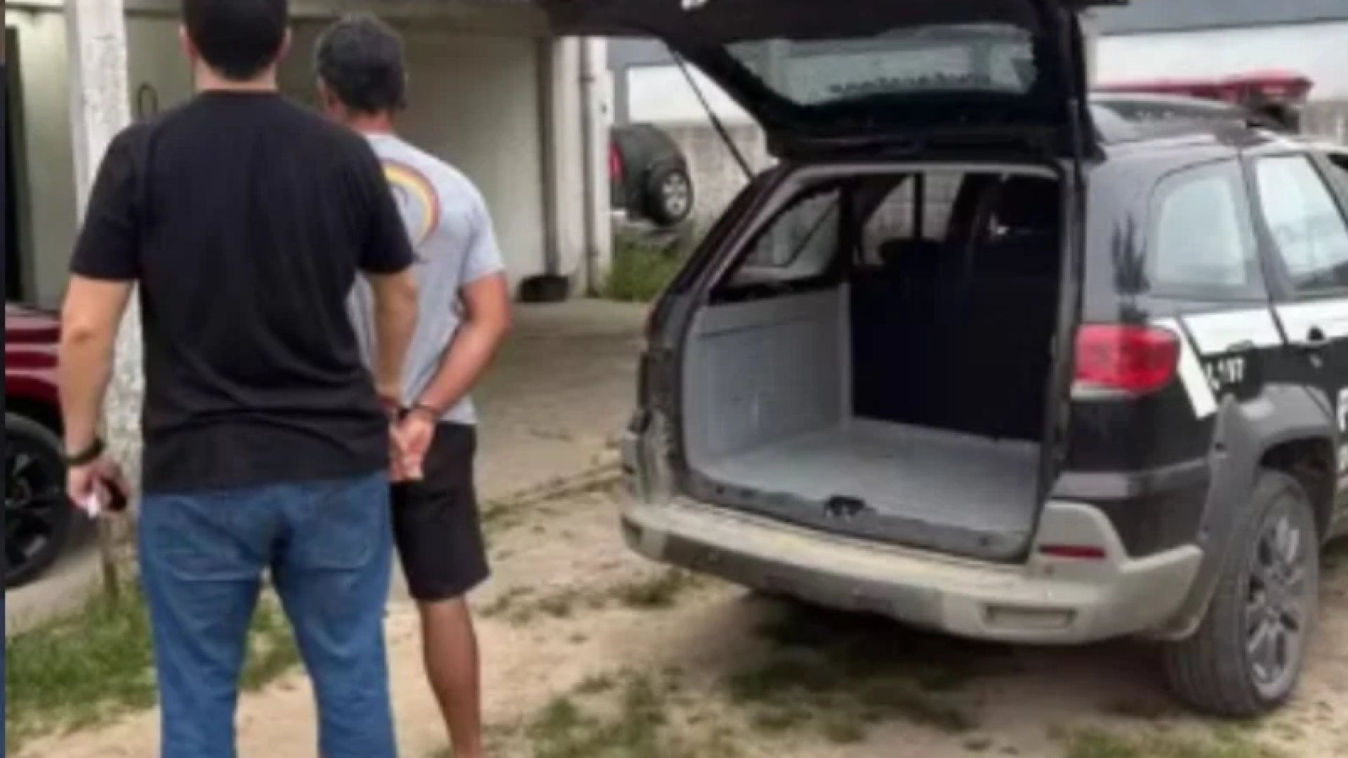 Foto portal Baixada (11) Um homem foi preso preventivamente na sexta-feira (24) em Santa Vitória do Palmar, no sul do Rio Grande do Sul, sob suspeita de torturar...