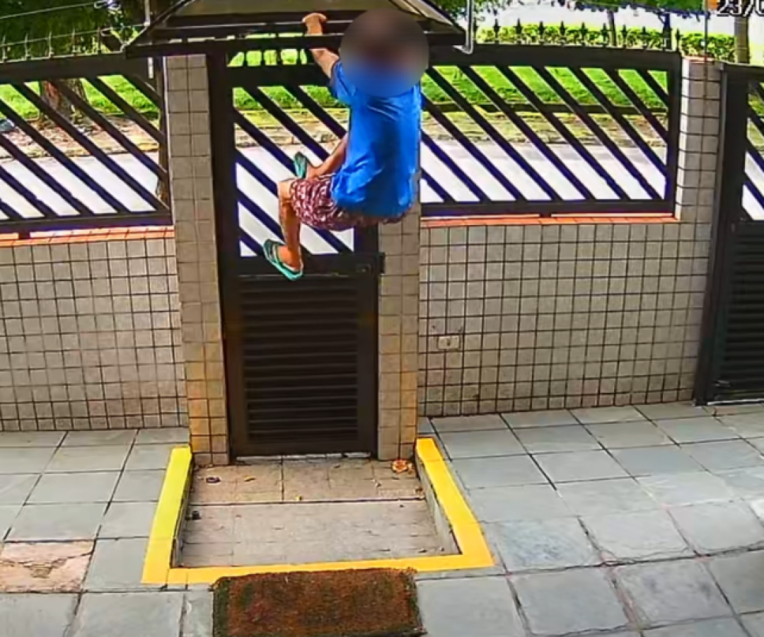 Câmeras de segurança flagraram, nesta terça-feira, uma tentativa de invasão a um prédio na Avenida Quintino Bocaiúva, em São Vicente...