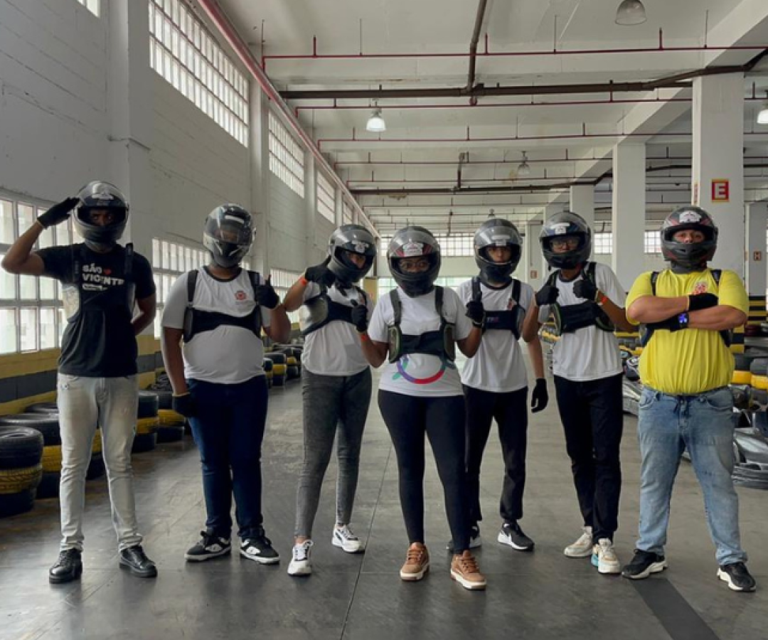 A semana começou acelerada para mais de 200 alunos do 9º ano da rede municipal de São Vicente. Nesta segunda-feira (1º)...