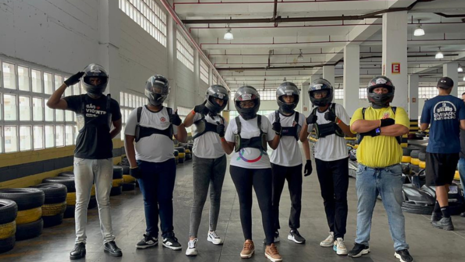 A semana começou acelerada para mais de 200 alunos do 9º ano da rede municipal de São Vicente. Nesta segunda-feira (1º)...