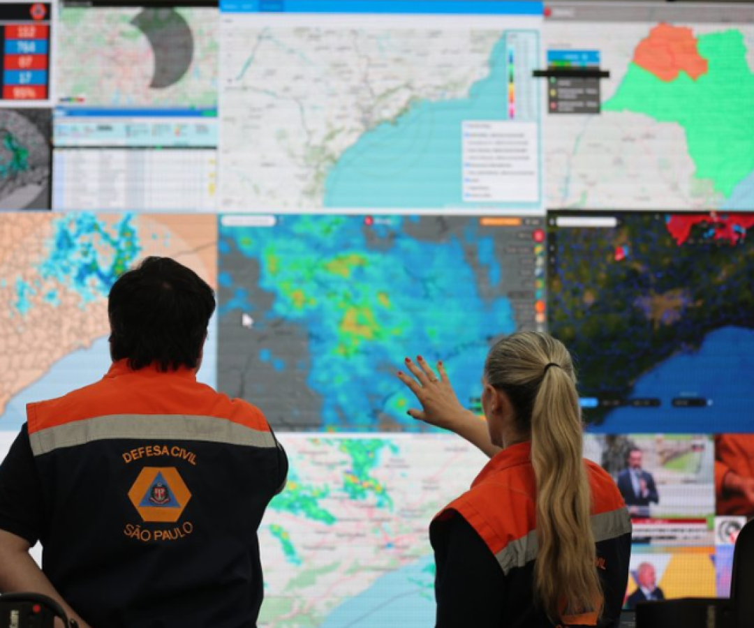 A Defesa Civil do Estado de São Paulo emitiu alerta para a previsão de chuvas fortes entre esta quarta-feira (18) e quinta-feira (19)...