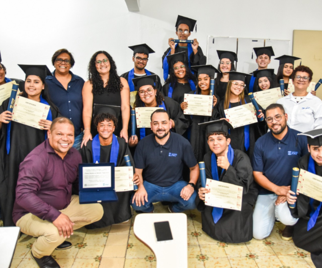 A Prefeitura de São Vicente, por meio da Secretaria de Emprego, Trabalho e Renda (Setre), realizou na última semana a formatura de 77...