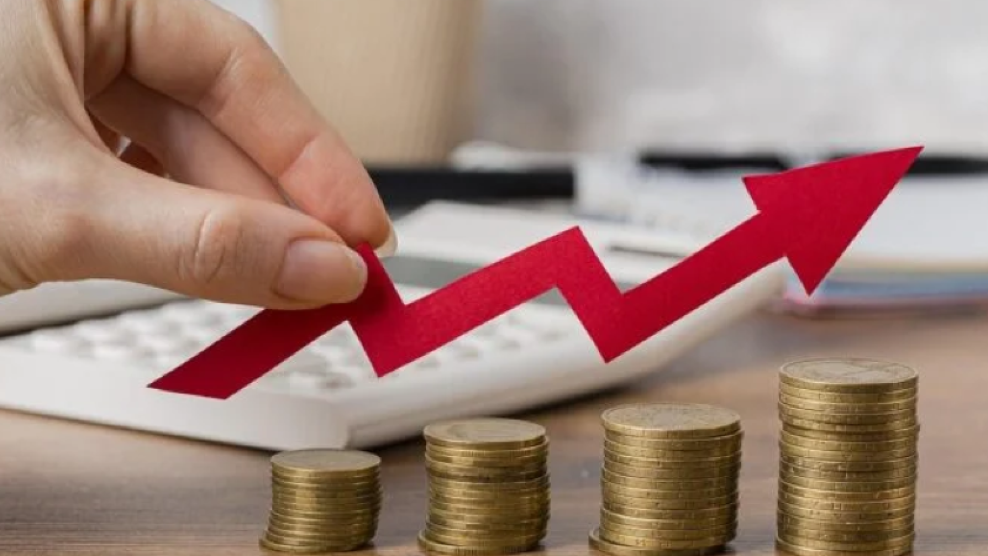 O custo de vida médio do brasileiro está estimado em R$ 3.520 por mês, segundo pesquisa divulgada pela Serasa em parceria com o Instituto...