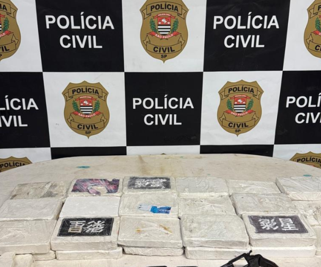 Um homem de 35 anos, conhecido pelo vulgo “Zinho”, foi preso em flagrante na tarde desta terça-feira (17), após trocar tiros com...