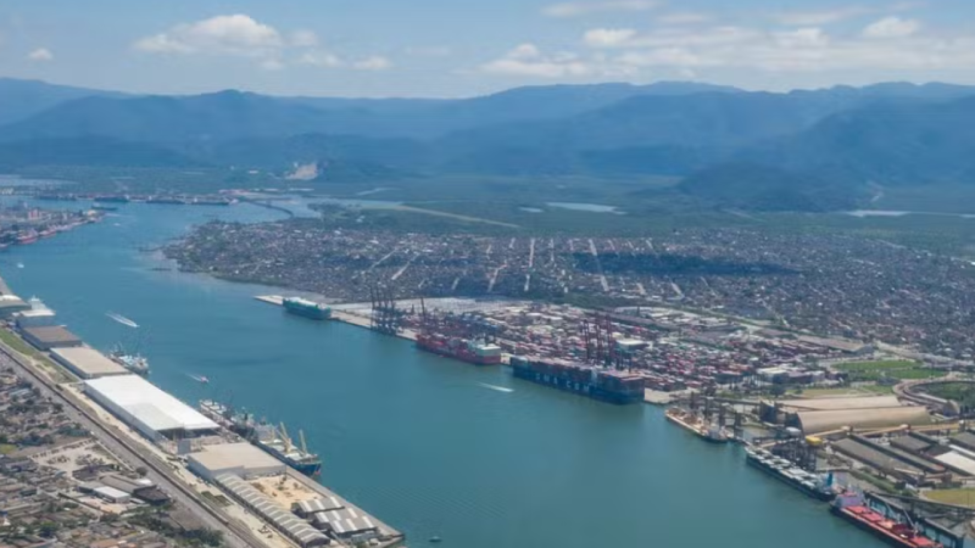 O Porto de Santos, no litoral de São Paulo, ainda não teve suas operações afetadas pelo conflito entre Irã e Estados Unidos.